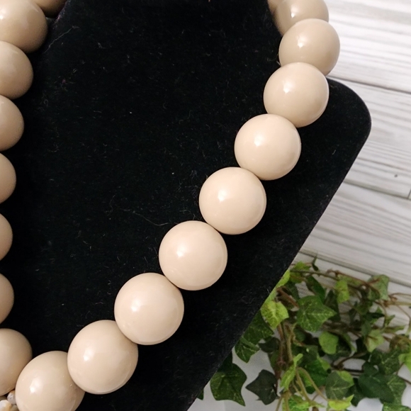 Statement Chunky Taupe Bead Necklace with Heart Pendant - Picture 6 of 8